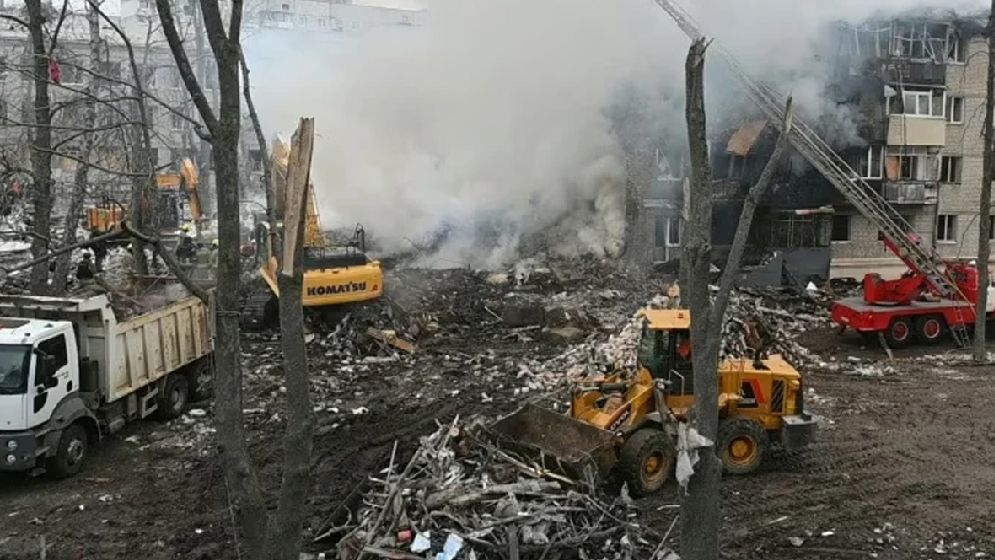 রুশ ক্ষেপণাস্ত্র ও ড্রোন হামলায় ইউক্রেনে নিহত ১২