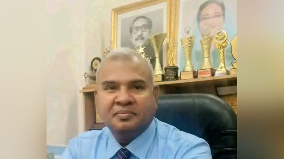 সন্ত্রাসবিরোধী আইনে ঢাবি অধ্যাপক গ্রেপ্তার