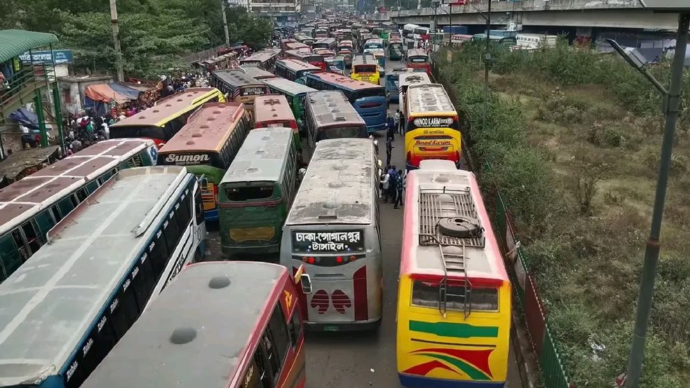 ঈদে ঘরমুখো মানুষের ভোগান্তি, মহাসড়কে তীব্র যানজট