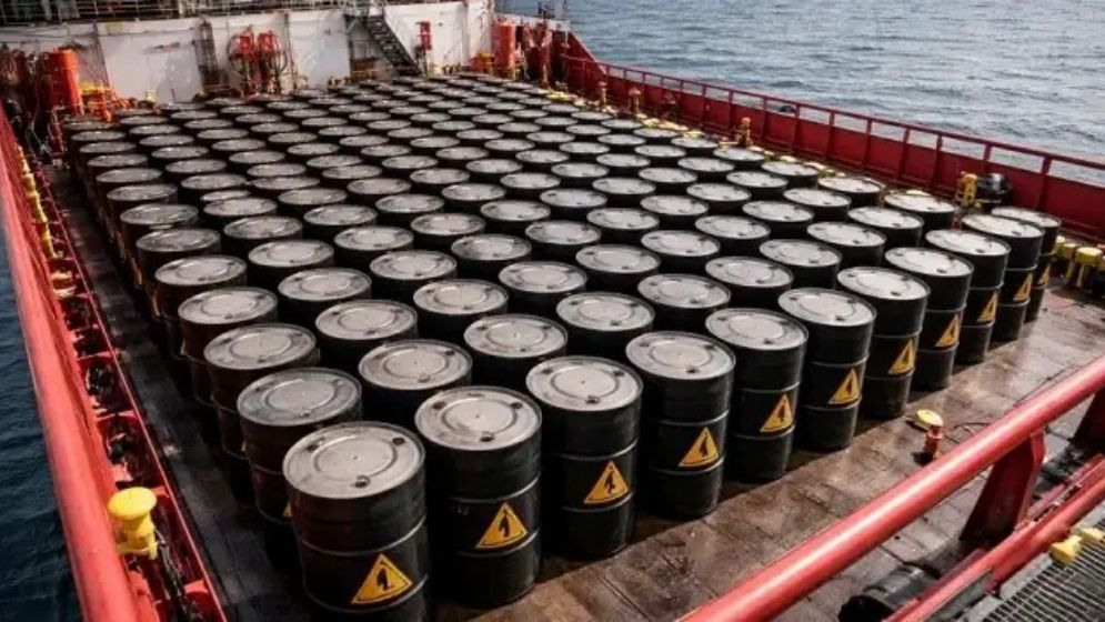 যুদ্ধবিরতি ঘোষণার পর কমলো তেলের দাম