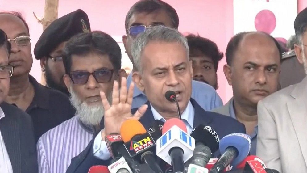 ভাড়া বেশি নেওয়ার নজির নেই, মালিকরা খুশিতেই কম নিচ্ছেন: সড়কমন্ত্রী