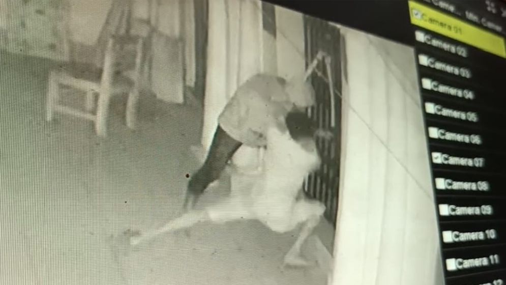 সাতক্ষীরা কেন্দ্রীয় মন্দিরে চুরি, স্বর্ণালংকার লুট