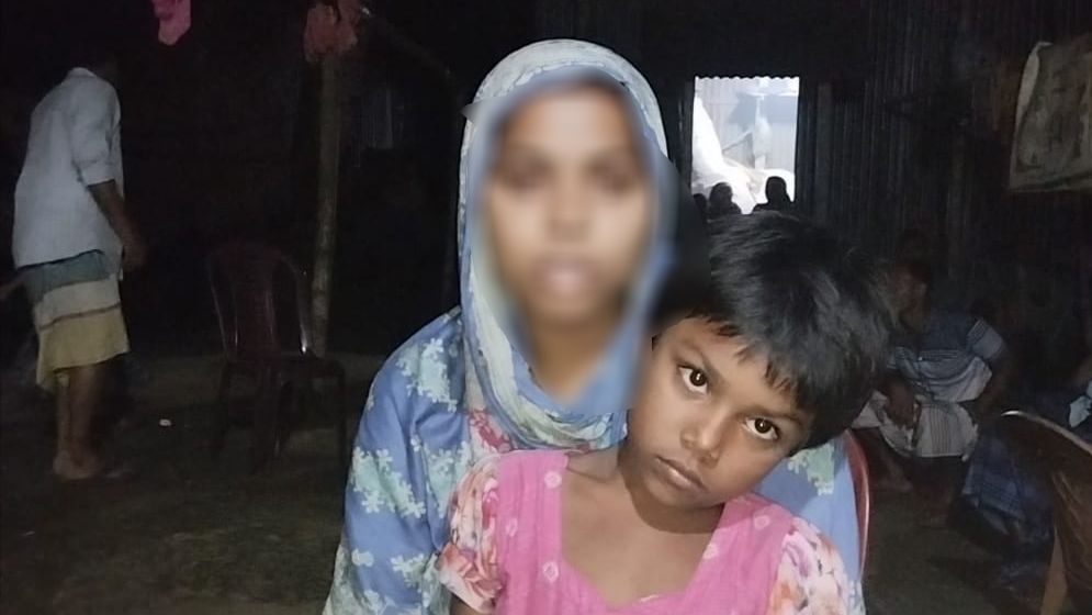 বিয়ের প্রস্তাবে রাজি না হওয়ায় মারধর, স্থানীয়দের হাতে আটক 