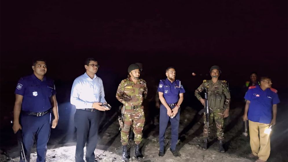 মুরাদনগরে কৃষিজমি রক্ষায় রাতভর সাঁড়াশি অভিযান