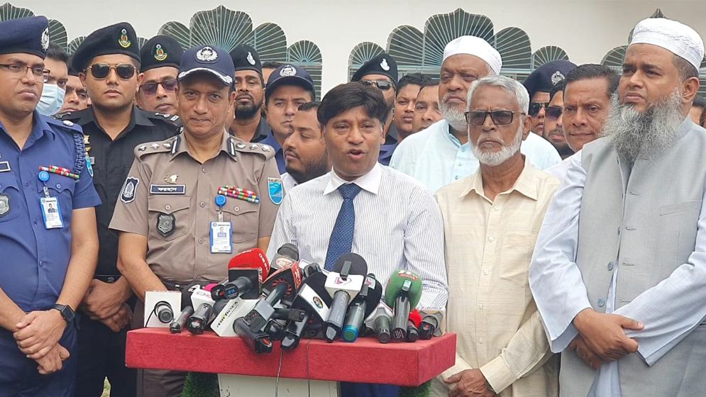 দেশের বৃহৎ ঈদ জামাতের জন্য প্রস্তুত শোলাকিয়া ঈদগাহ ময়দান