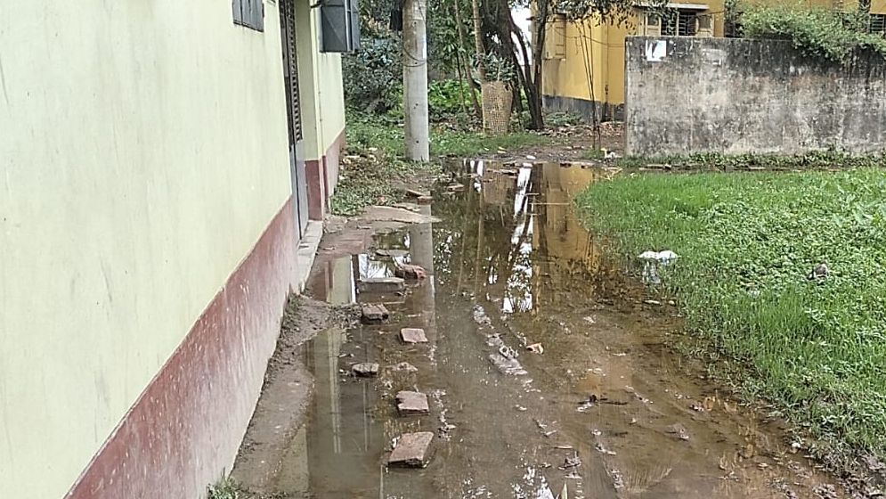 মাধবপুর পৌরসভা: সামান্য বৃষ্টি হলেই পানি বন্দি  