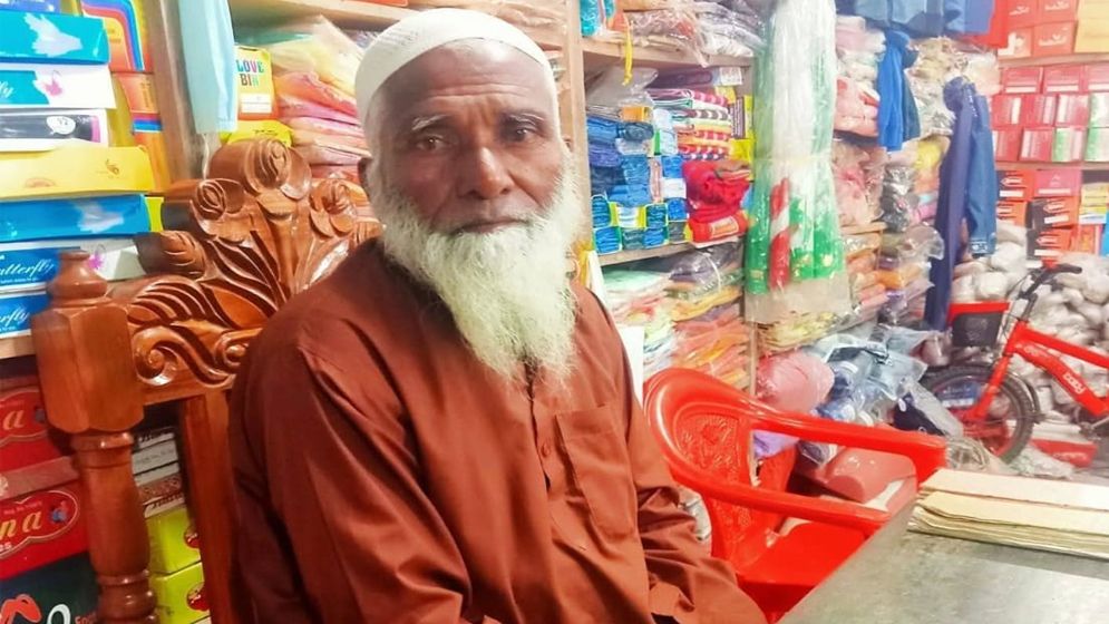 চোর সন্দেহে বৃদ্ধকে গাছের সাথে বেধে নির্যাতন, পথে মৃত্যু