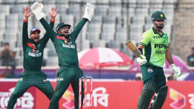 দ্বিতীয় ওয়ানডেতে বড় রানের পথে পাকিস্তান