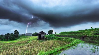 বজ্রপাতে দুই কৃষকের মৃত্যু