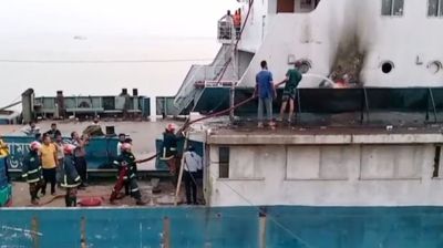 পাটুরিয়ায় ফেরিতে আগুন