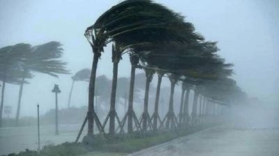 কালবৈশাখীর তাণ্ডবে নৌকাচাপায় মাঝির মৃত্যু, যুবক নিখোঁজ