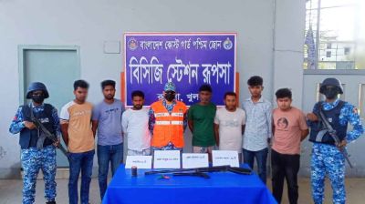 খুলনায় অস্ত্র-গোলাবারুদসহ আটক ৭ 