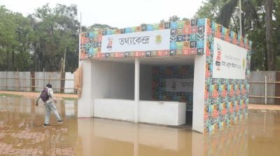 জলাবদ্ধতায় ক্রেতাহীন অনেক স্টল বইমেলা