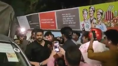 কেন্দ্রীয় শহিদ মিনারে এলোপাতাড়ি গুলি