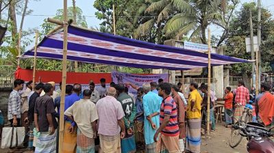 লালমনিরহাটে স্বল্পমূল্যে খাদ্যপণ্য বিক্রি শুরু