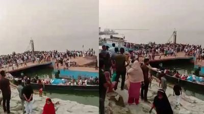 দৌলতদিয়ায় যাত্রীবাহী বাস উল্টে নদীতে, বহু হতাহতের শঙ্কা