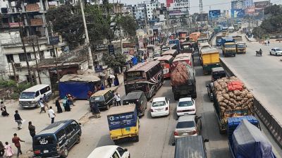ঢাকা-চট্টগ্রাম মহাসড়কে ৩৫ কিলোমিটার যানজট