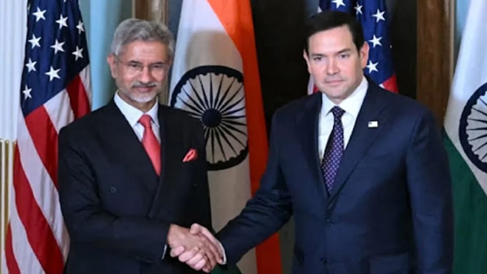 যুক্তরাষ্ট্রের সঙ্গে ভারতের আলোচনা, উত্তেজনার মধ্যেই গ্যাসবাহী ট্যাঙ্কারের হরমুজ পাড়ি