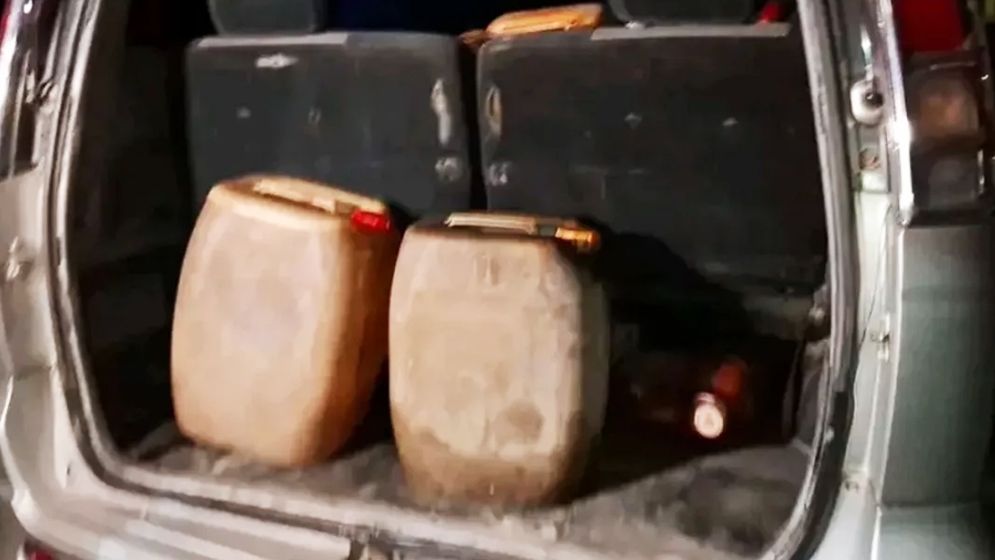 অ্যাম্বুলেন্সে করে অকটেন পাচার, আটক ৭