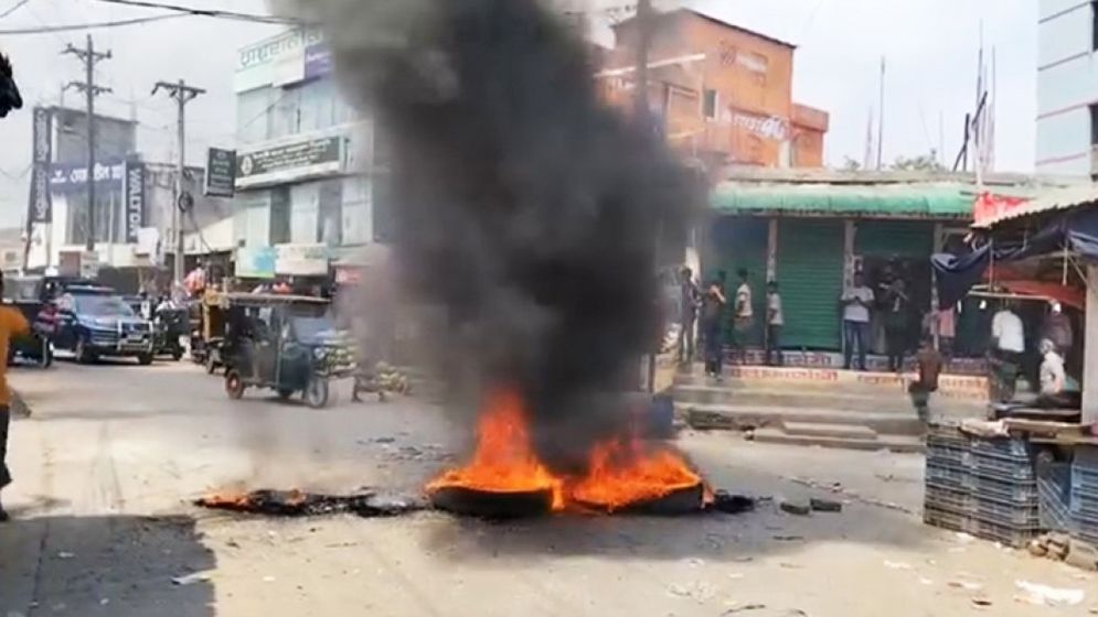 বিবাহিত ব্যক্তি ছাত্রদল সভাপতি, পদবঞ্চিতদের সড়ক অবরোধ