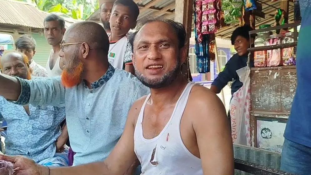 বিয়ে বাড়িতে খাবার টেবিলে বসা নিয়ে বর ও কনে পক্ষের সংঘর্ষ, আহত ৮