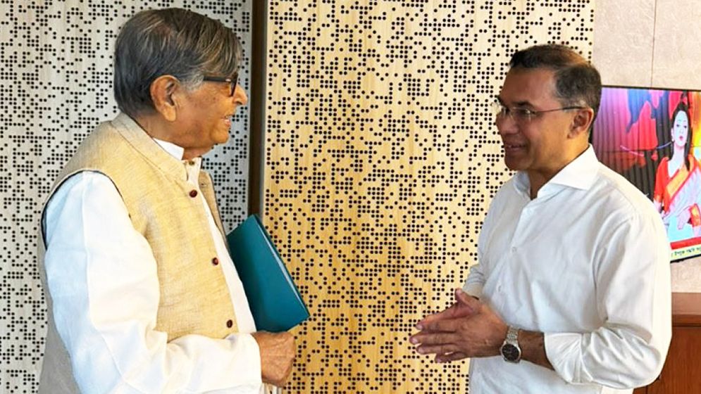 প্রধানমন্ত্রীর সঙ্গে অধ্যাপক আবদুল্লাহ আবু সায়ীদের সাক্ষাৎ