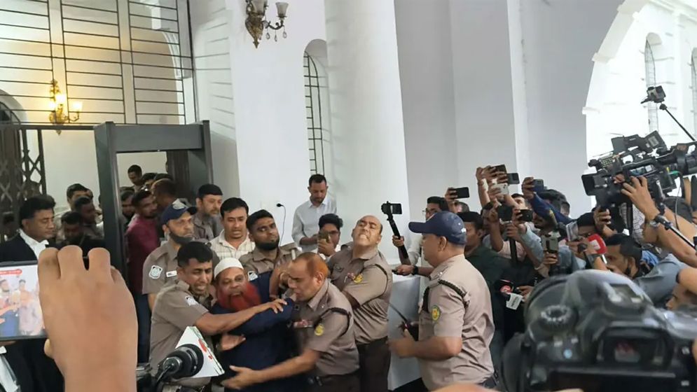 রায় ঘোষণার পর ট্রাইব্যুনালে আসামিদের ‘জয় বাংলা’ স্লোগান