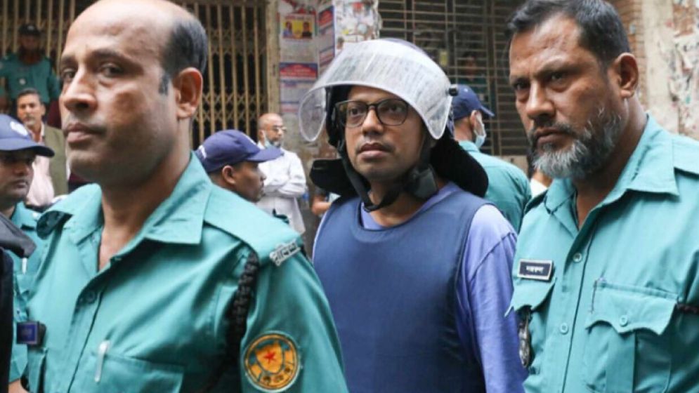 পলকের আহত হওয়ার ঘটনা আজকের নয়