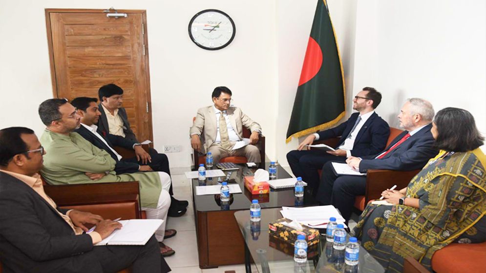 বাংলাদেশি শিক্ষার্থীদের জন্য যুক্তরাজ্যের শিক্ষাবৃত্তি বাড়ানোর আহ্বান শিক্ষামন্ত্রীর