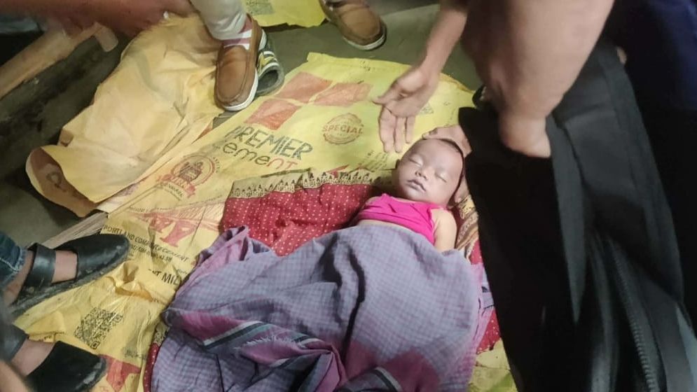 নড়াইলে তিন মাসের শিশুকে গামছা পেঁচিয়ে হত্যায় আটক মা 