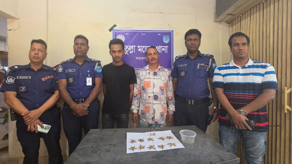 গুলিসহ রাজ্জাক বাহিনীর প্রধান গ্রেপ্তার