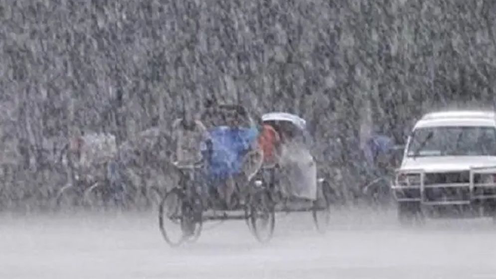 ধেয়ে আসছে বৃষ্টিবলয় ‌‘গর্জন’  