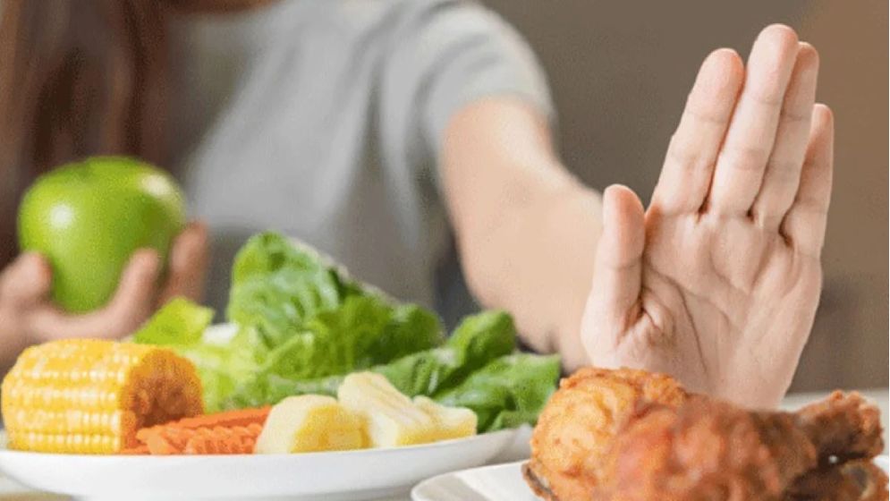 অসহ্য গরমে কী খাবেন, কী খাবেন না