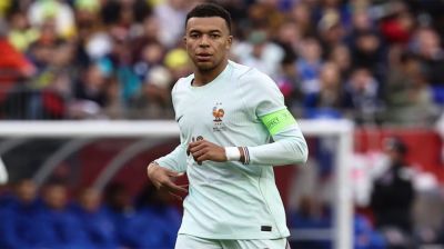 বিশ্বকাপের আগে চোটের কবলে এমবাপ্পে