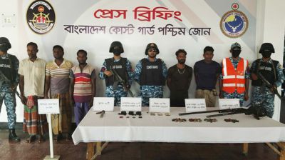 সুন্দরবনে অস্ত্র-গুলিসহ ২ বনদস্যু আটক