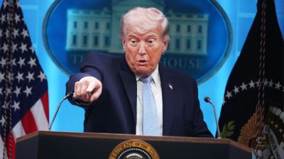 ইরানে আবার হামলা শুরু করার কথা ভাবছেন ট্রাম্প