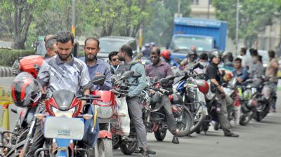 উপচে পড়ছে সব ডিপো, তবু তেল নিয়ে হাহাকার