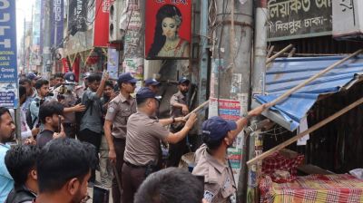 ফুটপাত দখলমুক্ত করতে মিরপুরে ট্রাফিকের বিশেষ অভিযান