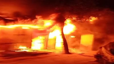 যুবদলের আগুনে পুড়লো ছাত্রদলের বাড়ি