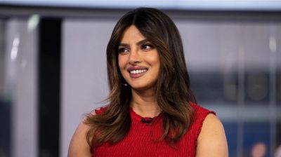 বলিউডের রাজনীতিতে ভেঙে পড়েছিলেন প্রিয়াঙ্কা