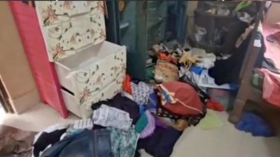 অস্ত্রের মুখে জিম্মি করে ব্যবসায়ীর বাড়িতে ডাকাতি