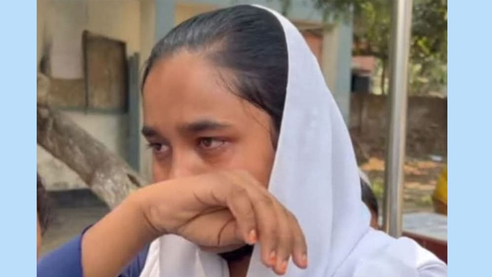 পুরোনো প্রশ্নপত্রে এসএসসি পরীক্ষা, কেন্দ্র সচিব ও দুই কক্ষ পরিদর্শককে অব্যাহতি