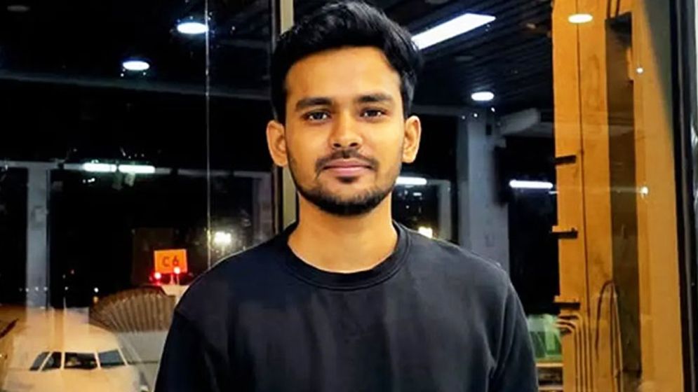 দক্ষিণ কোরিয়ার উদ্দেশে দেশ ছাড়লেন আসিফ মাহমুদ