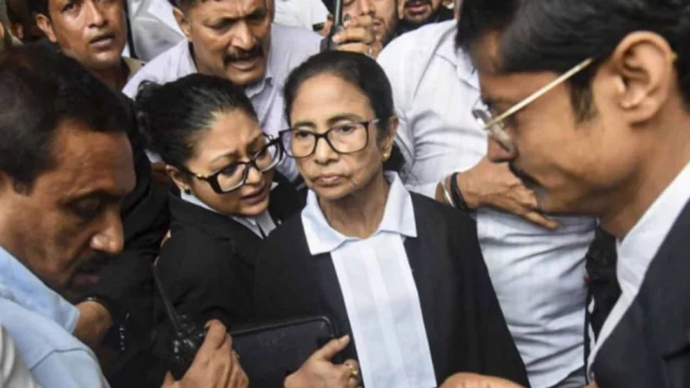 মমতার আইনজীবী হিসেবে যোগ্যতার প্রমান চাইল বার কাউন্সিল