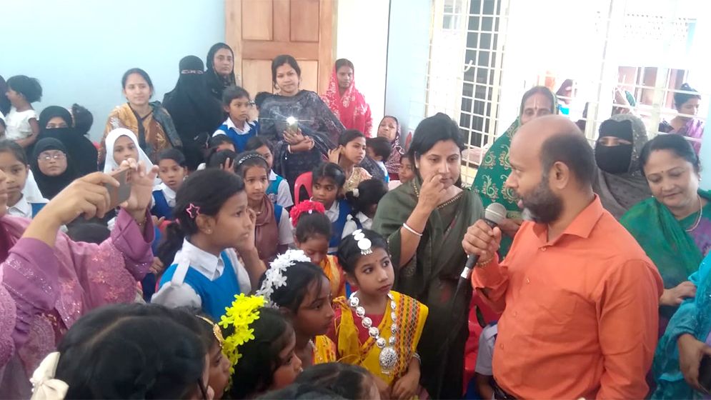 হঠাৎ স্কুল পরিদর্শনে জেলা প্রশাসক, শুনলেন শিক্ষার্থীদের কথা