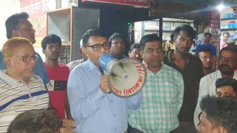 রাজশাহীতে ১২ ঘণ্টা পর বাস চলাচল স্বাভাবিক