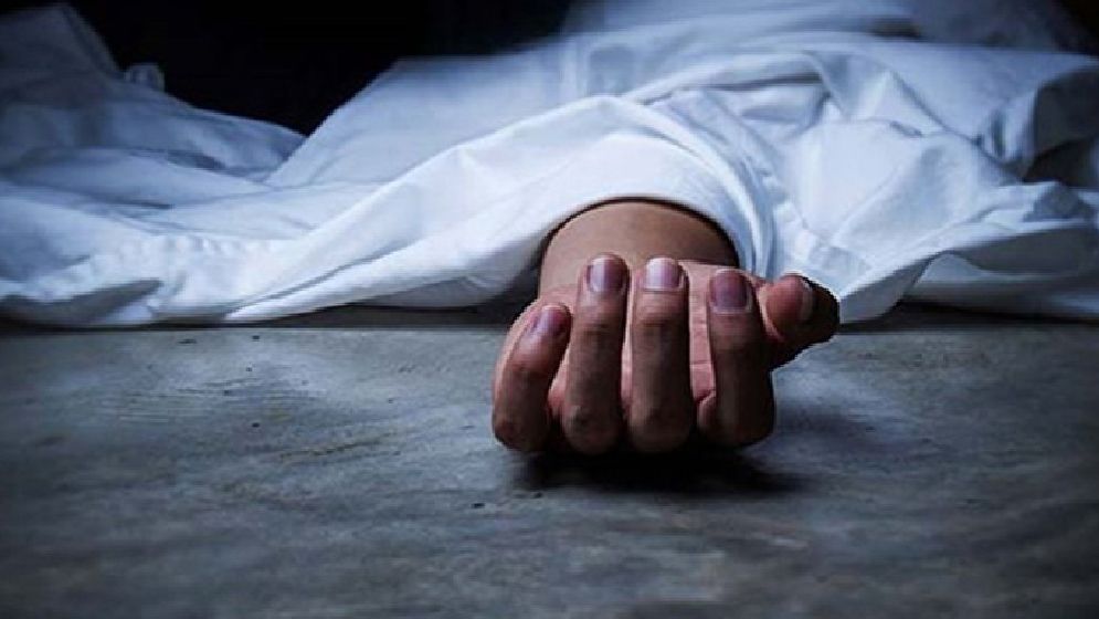 এক্সপ্রেসওয়েতে বাসের দরজা দিয়ে ছিটকে যাত্রীর মৃত্যু