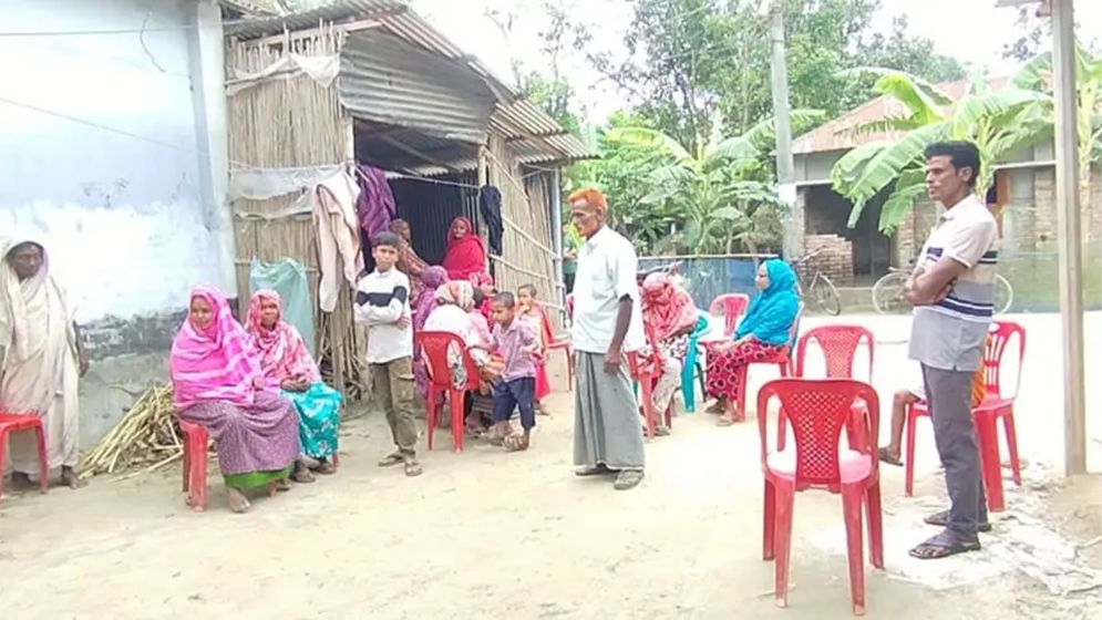 কুকুর লক্ষ্য করে নাতির ছোড়া হাসুয়া দাদির পেটে, অতঃপর!