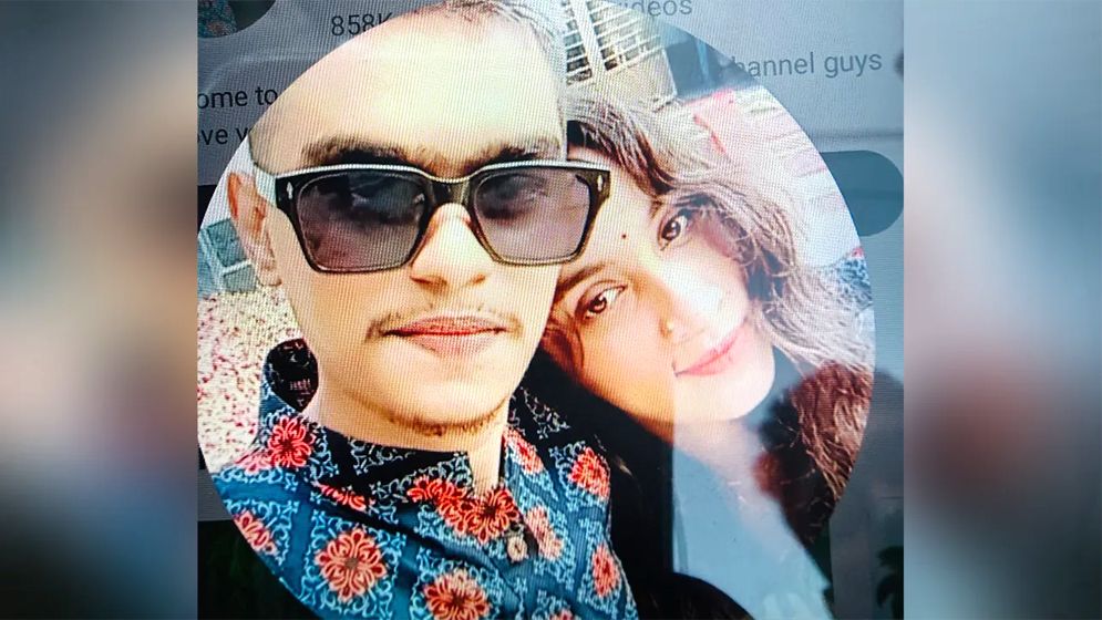 মোটরসাইকেলে ট্রলির ধাক্কা, প্রাণ গেল স্বামী-স্ত্রীর