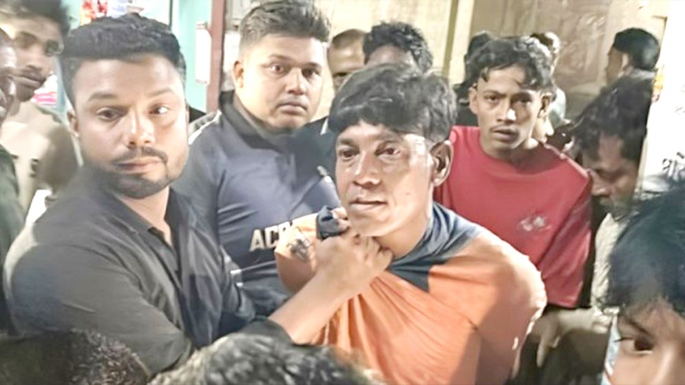 ছাত্রীকে সংঘবদ্ধ ধর্ষণের অভিযোগ, প্রধান অভিযুক্তকে পিটুনি